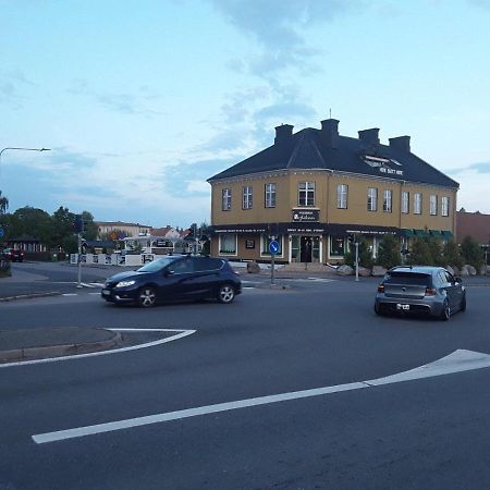 Paradlaegenhet Эскильстуна Экстерьер фото